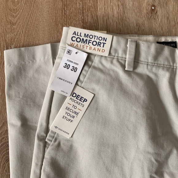 Dockers men’s pants size 30 x 30, easy khaki, classic fit. Brand new with tags - Picture 4 of 5